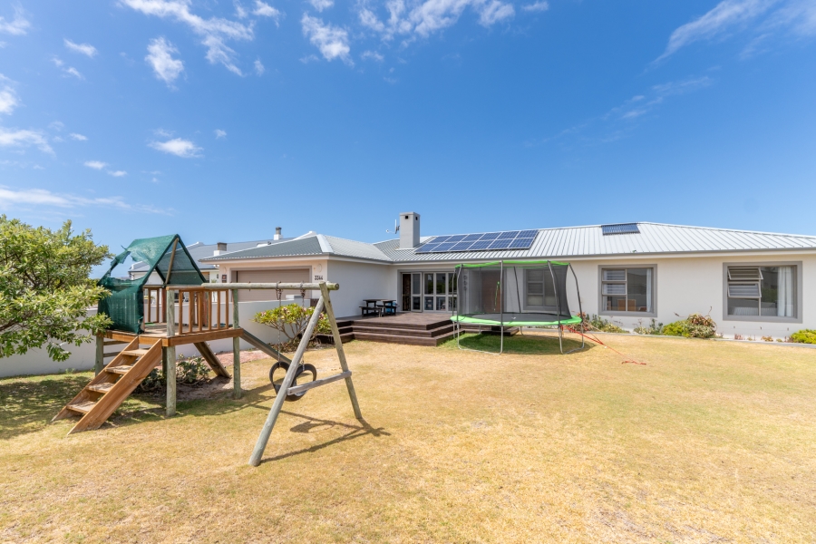 4 Bedroom Property for Sale in Struisbaai Western Cape